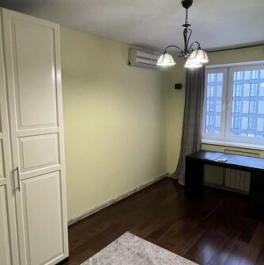 Аренда 3-комн квартиры на вторичном рынке Спасская Б. ул,  д. 33