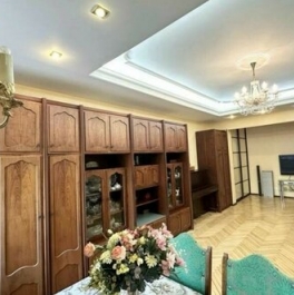 Продажа 3-комн квартиры на вторичном рынке Владимирский пр-кт,  д. 13/9