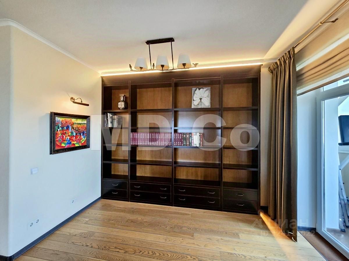 Аренда 3-комн квартиры на вторичном рынке Веерная улица, 2