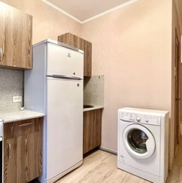 Продажа 1-комн квартиры на вторичном рынке Широкая улица,  д. 2 к1