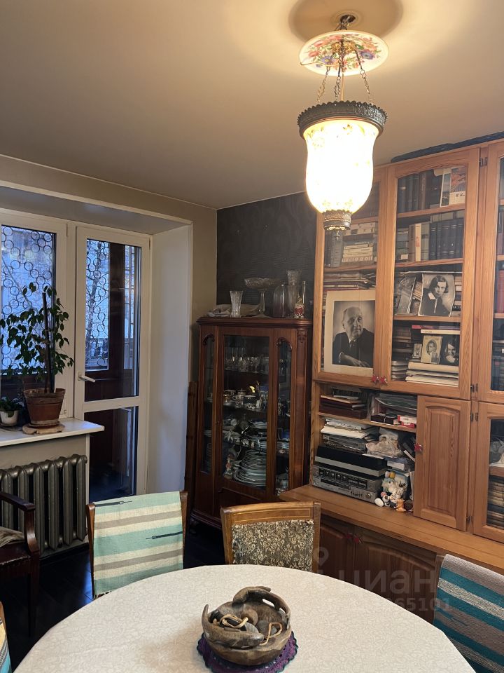 Продажа 1-комн квартиры на вторичном рынке Ярославская улица, 1/9