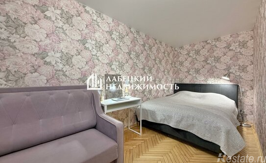 Продажа 1-комн квартиры на вторичном рынке Белградская ул,  д. 18