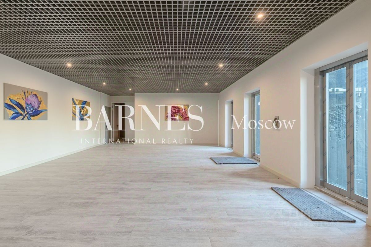 Продажа 3-комн квартиры на вторичном рынке 2-я Брестская улица, 6