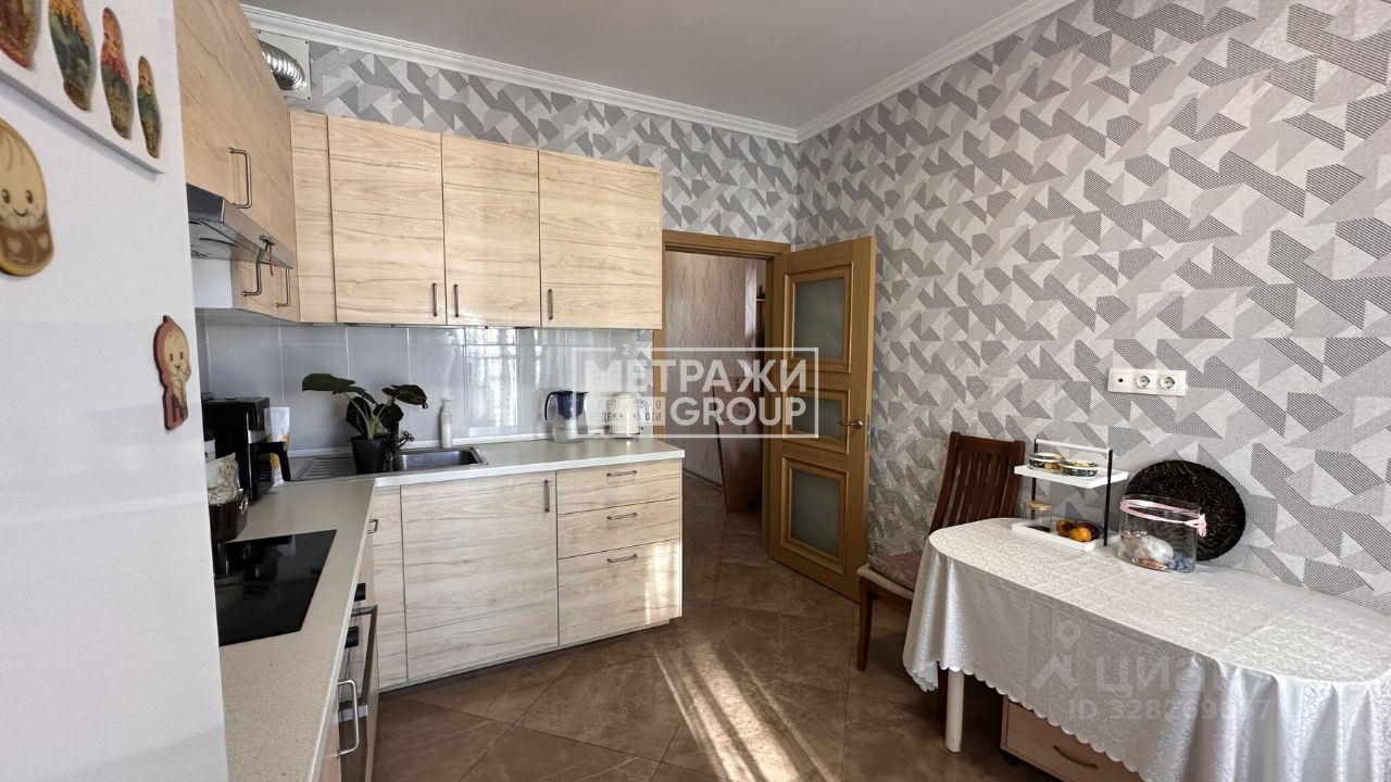 Продажа 2-комн квартиры на вторичном рынке Лазоревый проезд, 1Ак1