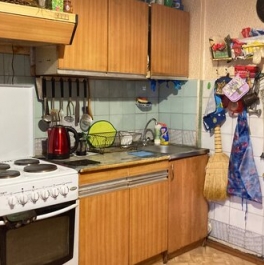 Продажа 3-комн квартиры на вторичном рынке Моравский пер,  д. 7,  к. 1