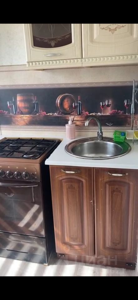 Продажа 2-комн квартиры на вторичном рынке Рощино пгт, улица Тракторная, 13