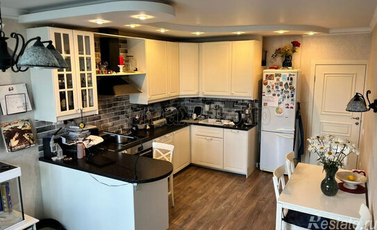 Продажа 3-комн квартиры на вторичном рынке микрорайон Инессы Арманд, Набережная улица,  д. 2А