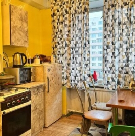 Продажа 1-комн квартиры на вторичном рынке Апрельская улица,  д. 5