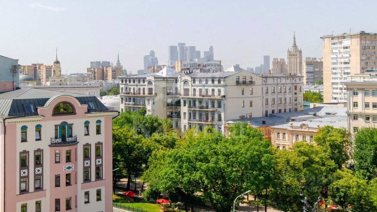 Продажа 5-комн квартиры на вторичном рынке Тверской бульвар, 16С5