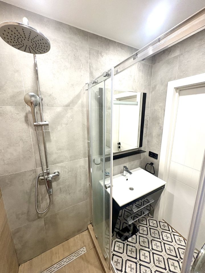 Продажа 2-комн квартиры на вторичном рынке проспект Героев, 18