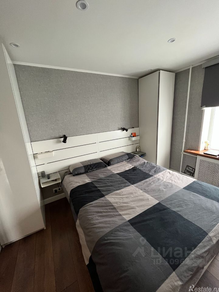 Продажа 2-комн квартиры на вторичном рынке Криворожская улица,  д. 11