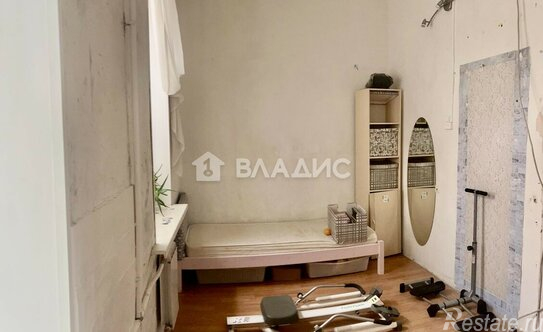 Продажа 4-комн квартиры на вторичном рынке Полтавская ул,  д. 14