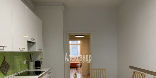 4-комн квартира Детская ул. ,  д. 18