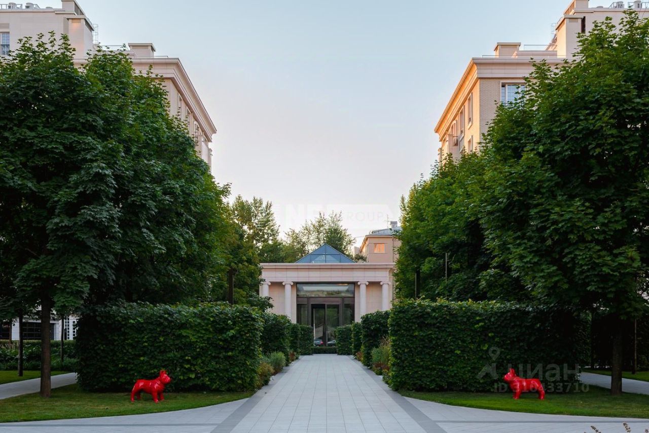Продажа 3-комн квартиры на вторичном рынке улица Ефремова, 19к4