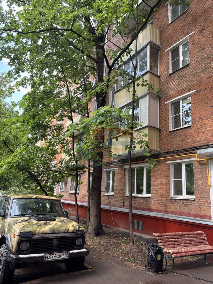 Продажа 2-комн квартиры на вторичном рынке Кутузовский проспект, 76