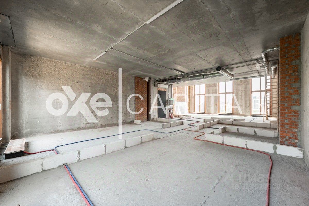 Продажа 4-комн квартиры на вторичном рынке Тессинский переулок, 1