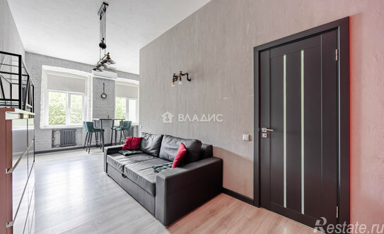 Продажа 2-комн квартиры на вторичном рынке Московский пр-кт,  д. 126