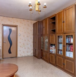 Продажа 3-комн квартиры на вторичном рынке проспект Королёва,  д. 42 к3