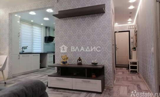 Продажа 4-комн квартиры на вторичном рынке проспект Солидарности,  д. 9 к1