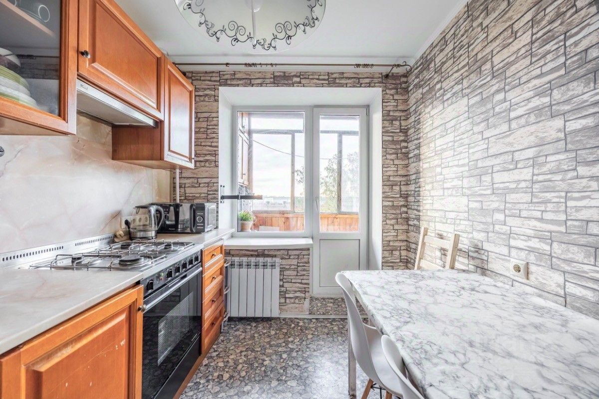 Продажа 3-комн квартиры на вторичном рынке Меншиковский проспект, 1