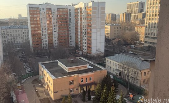 Продажа 3-комн квартиры на вторичном рынке ул Усиевича,  д. 27,  к. 2