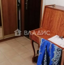 Продажа 1-комн квартиры на вторичном рынке Изумрудная улица,  д. 9