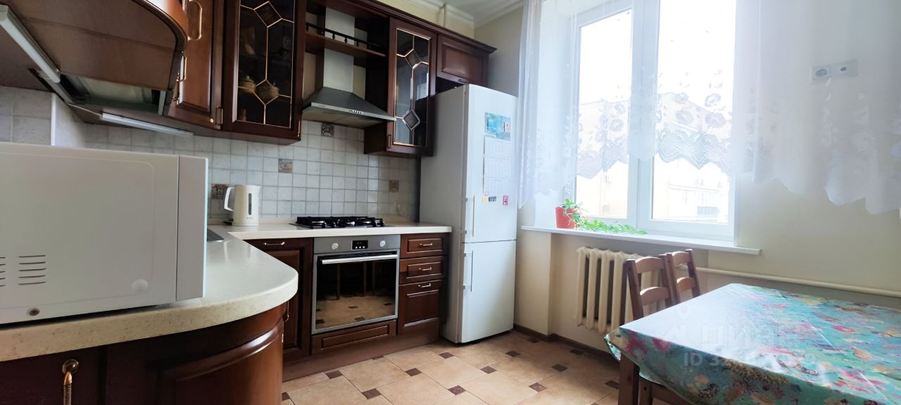 Продажа 3-комн квартиры на вторичном рынке улица Шухова, 18