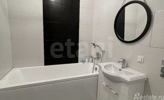 Продажа 4-комн квартиры на вторичном рынке Невский пр-кт