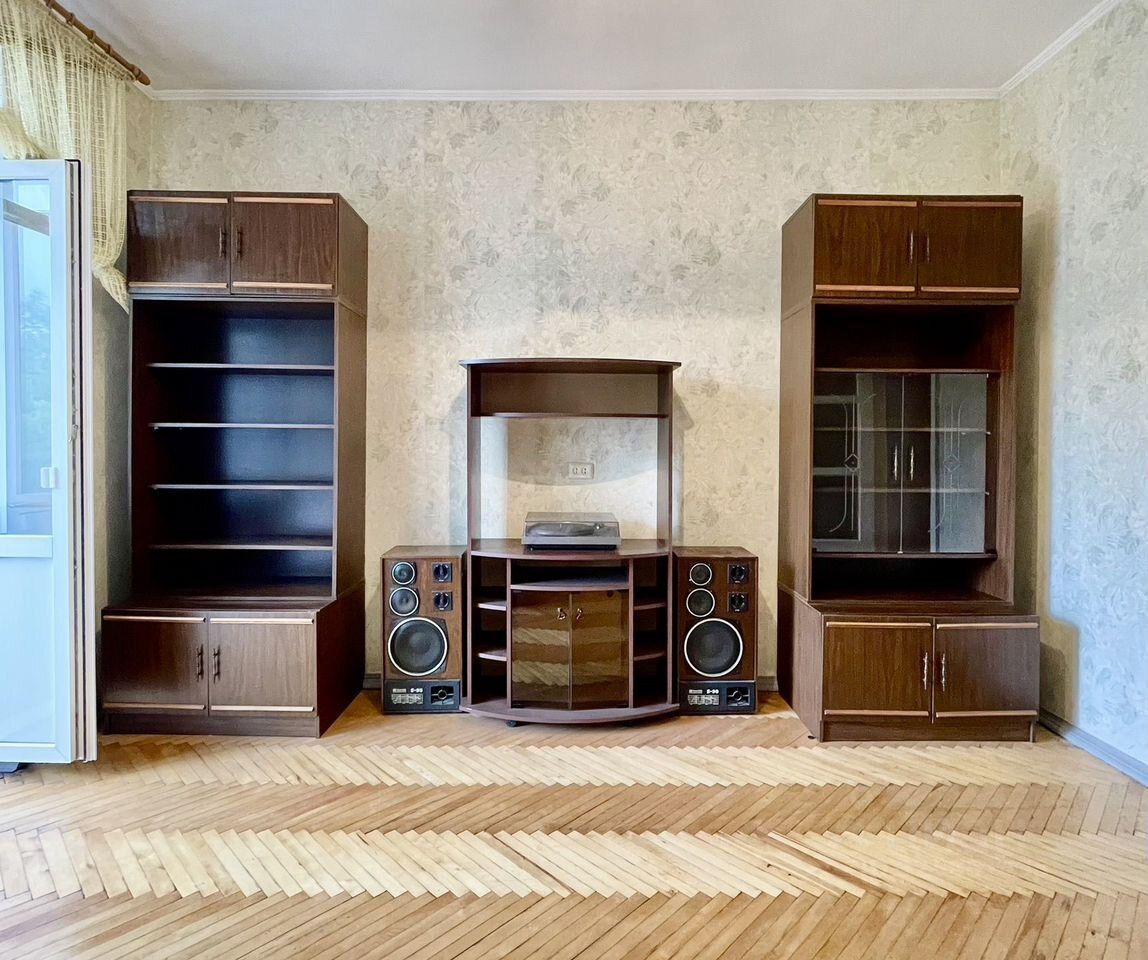 Продажа 2-комн квартиры на вторичном рынке Алтайская улица, 18