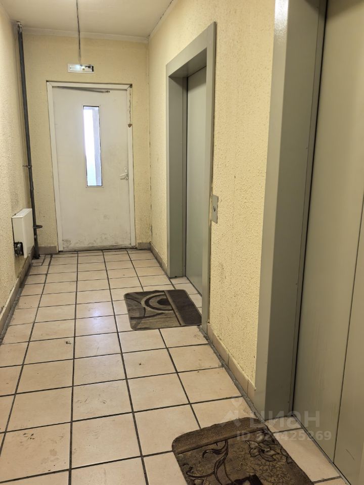 Продажа студии Южный мкр, улица Курыжова, 32