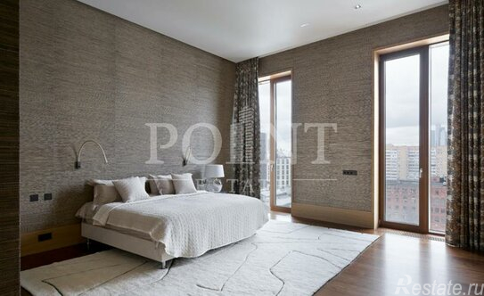 Продажа 6-комн квартиры на вторичном рынке Усачёва улица,  д. 11И