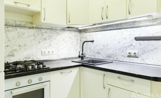 Продажа 2-комн квартиры на вторичном рынке Школьная улица,  д. 29