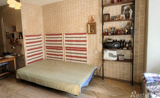 Продажа 1-комн квартиры на вторичном рынке Художников пр-кт,  д. 9 к1