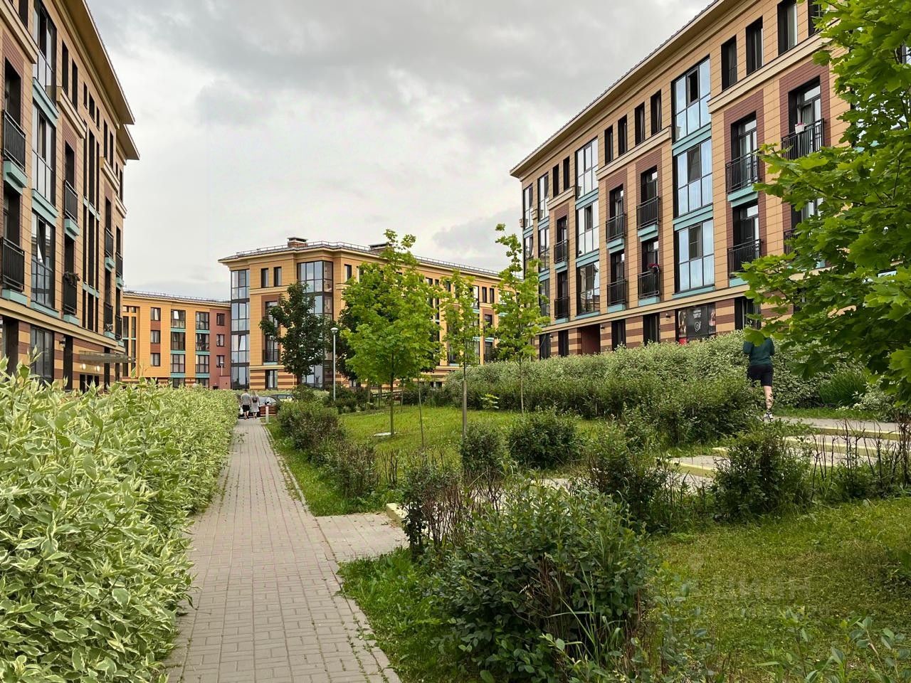 Продажа 2-комн квартиры на вторичном рынке пос. Шушары, Пулковское тер., улица Переведенская, 4к2с2