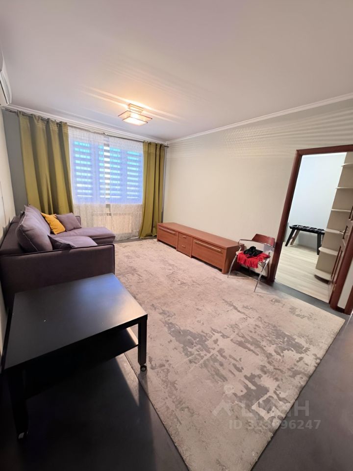 Продажа 3-комн квартиры на вторичном рынке Варшавское шоссе, 122