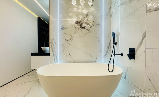 Продажа 4-комн квартиры на вторичном рынке Красногвардейский бульвар,  д. 15 с2