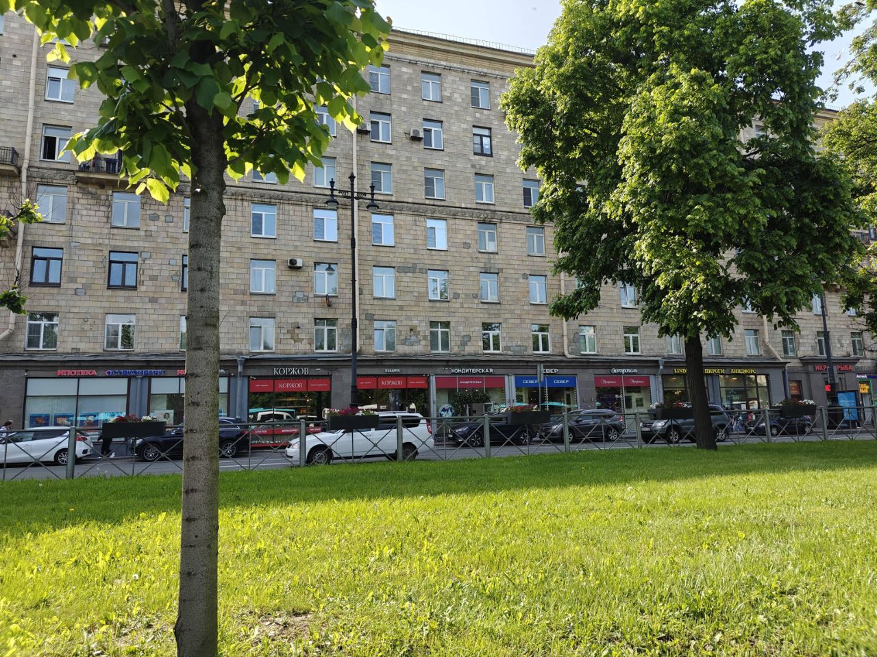 Продажа 3-комн квартиры на вторичном рынке Московский проспект, 197