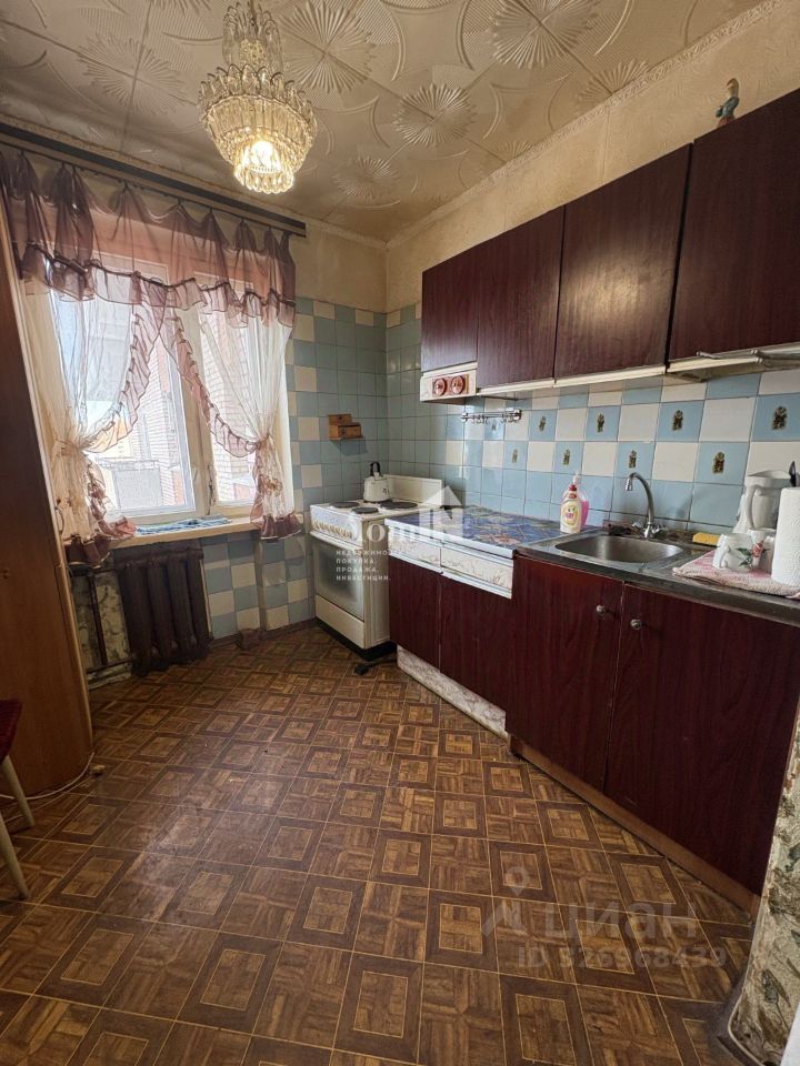 Продажа 2-комн квартиры на вторичном рынке улица Десантников, 34