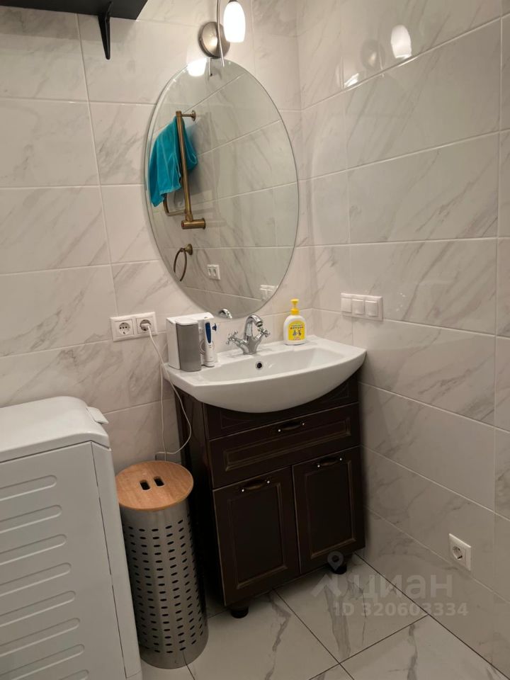 Продажа 2-комн квартиры на вторичном рынке Малый Патриарший переулок, 5С2