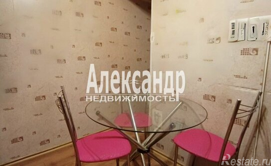 Продажа 2-комн квартиры на вторичном рынке Выборг, ул Первомайская,  д. 8