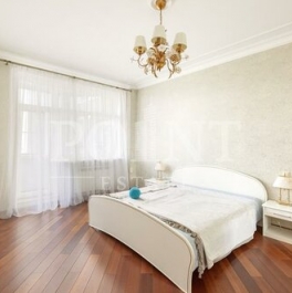 Аренда 4-комн квартиры на вторичном рынке улица Александра Невского,  д. 27