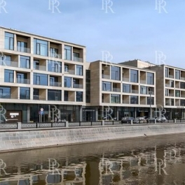 Продажа 4-комн квартиры на вторичном рынке улица Пырьева,  д. 2