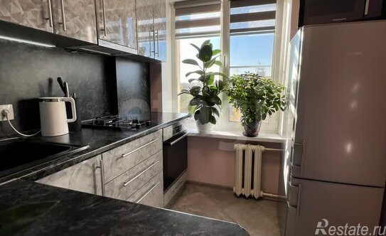 Продажа 1-комн квартиры на вторичном рынке Парковая 1-я ул,  д. 4