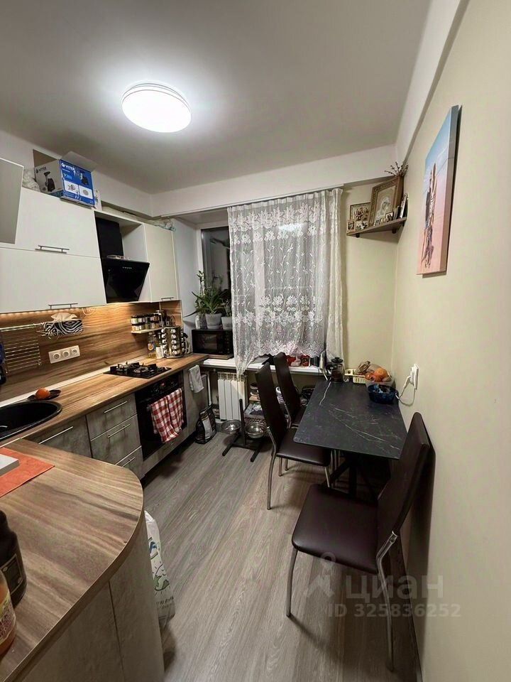 Продажа 2-комн квартиры на вторичном рынке Омская улица, 4