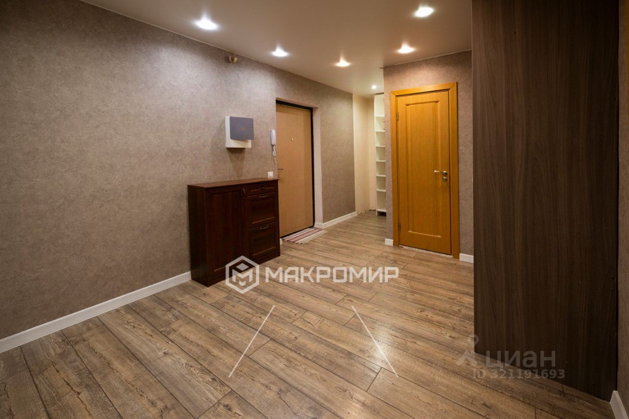 Продажа 3-комн квартиры на вторичном рынке дорога Кушелевская, 3к13
