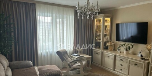 3-комн квартира улица Бадаева,  д. 5