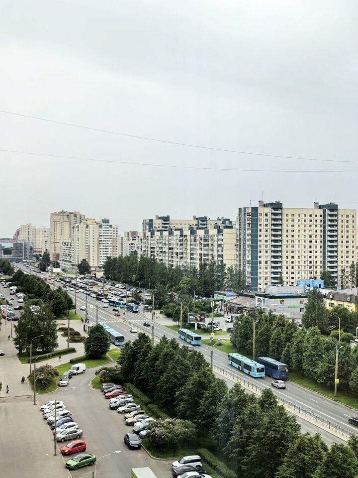 Продажа 2-комн квартиры на вторичном рынке Комендантский проспект, 25К1
