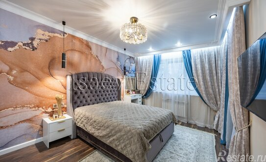 Продажа 3-комн квартиры на вторичном рынке 60-летия Октября пр-кт,  д. 17