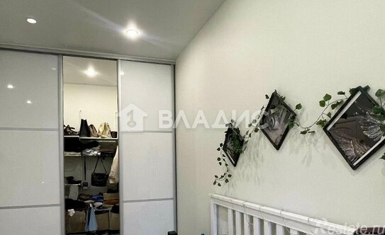 Продажа 1-комн квартиры на вторичном рынке ул Новоладожская,  д. 6,  к. 2