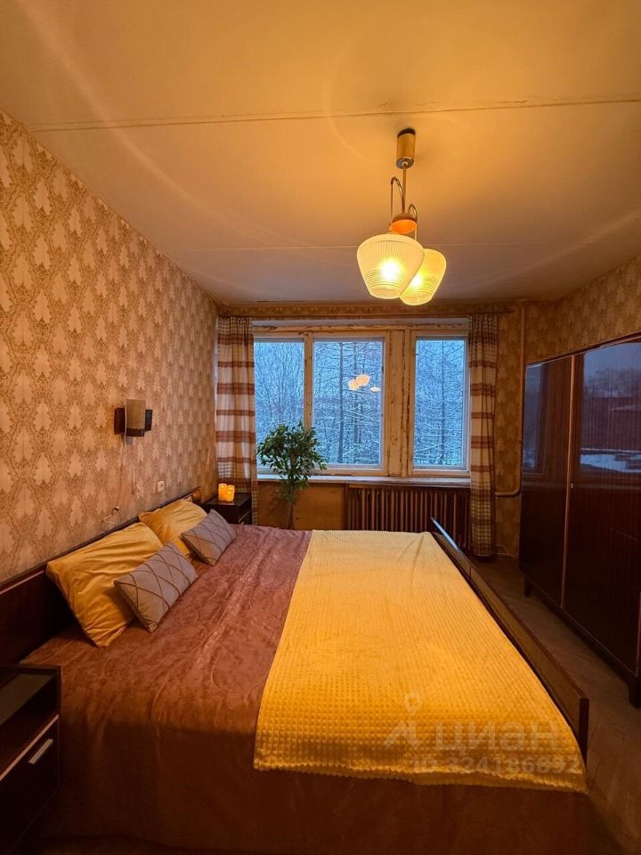 Продажа 2-комн квартиры на вторичном рынке Дрезденская улица, 21